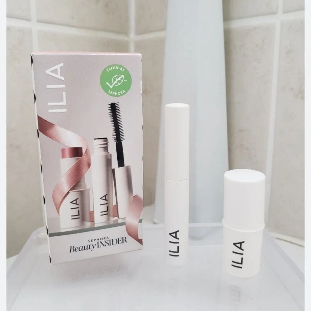 ILIA Beauty set - Picture 4 of 9